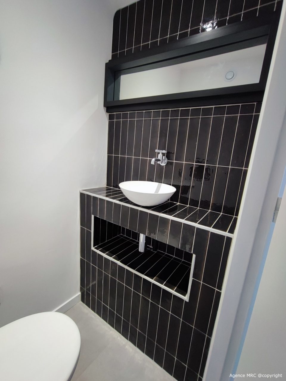 Rénovation intérieure avec éléments noirs, projet architecte décoration contemporaine