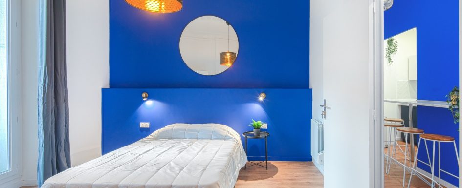 chambre bleu klein tete de lit