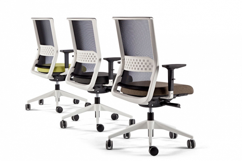 actiu presenta stay la nueva silla customizable 1 782 651