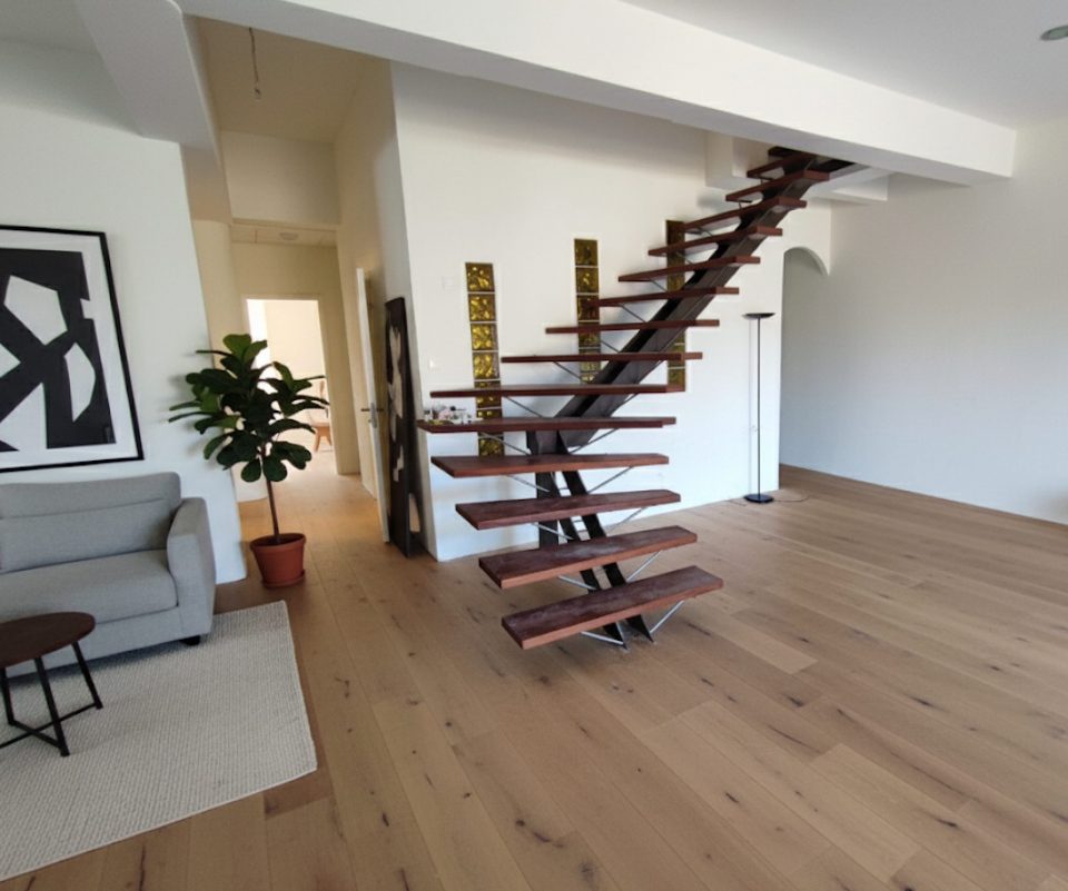 Escalier flottant bois metal modern living room design