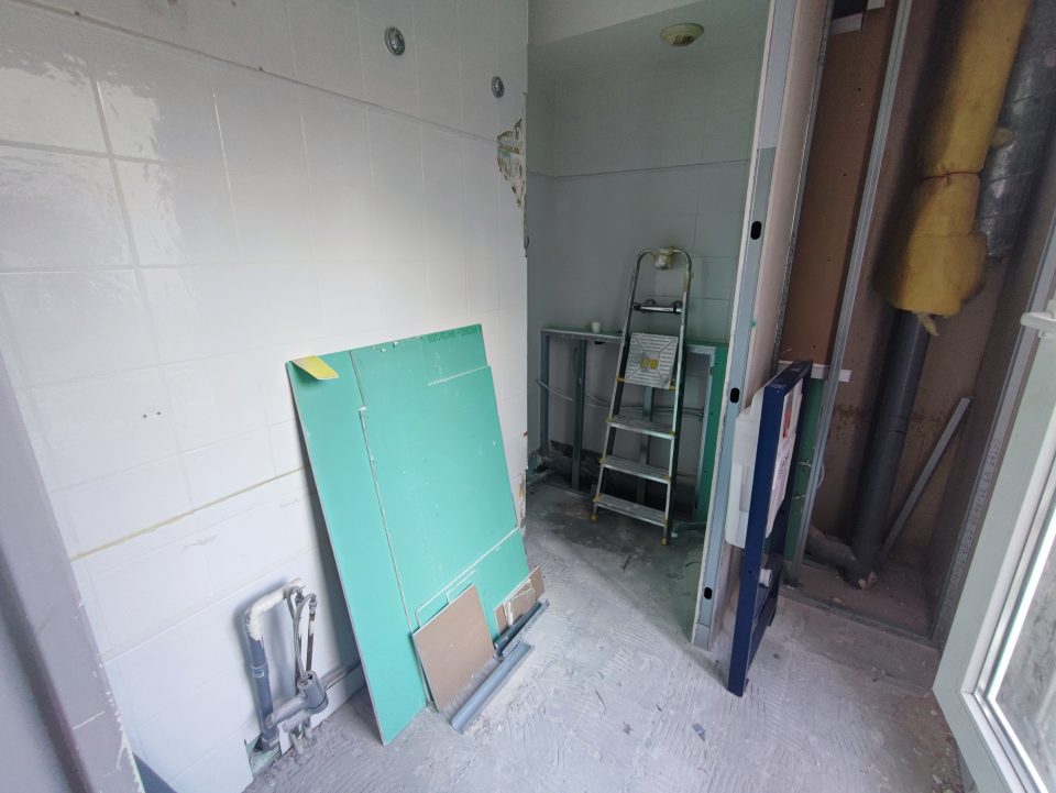 placo déposé colonne technique salle de bain rénovation