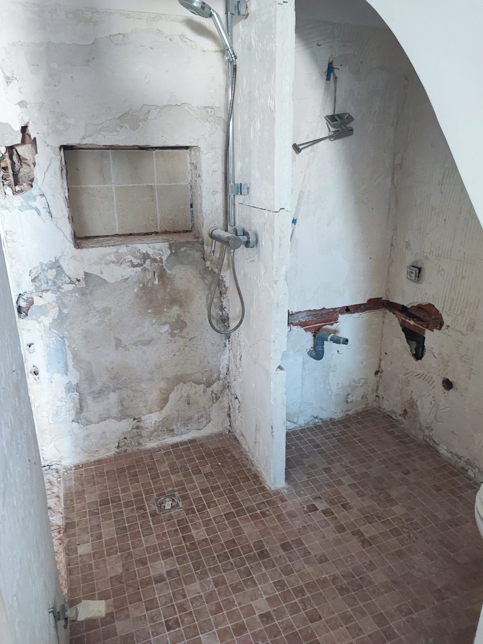 Phase démolition suite parentale 30m², dépose complète avant restructuration dressing et douche italienne
