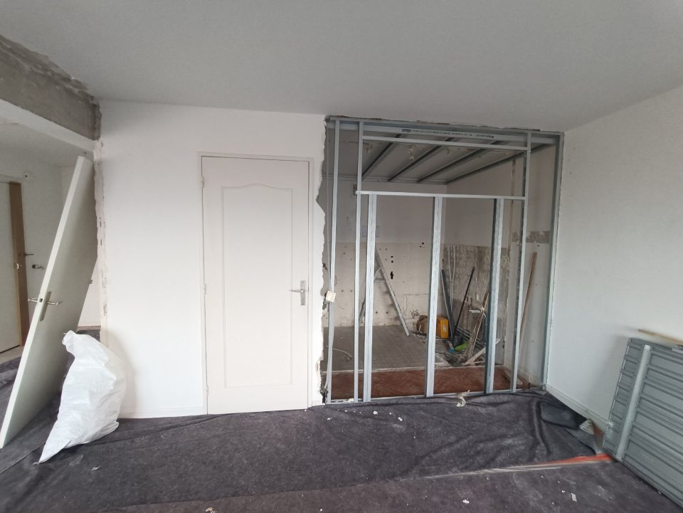 chantier renovation salle de bain cloisons placo
